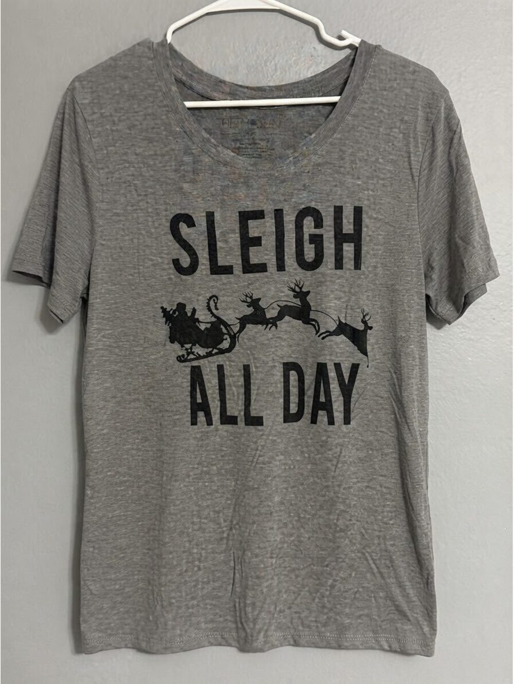 Fifth Sun "Sleigh All Day" Christmas Graphic Tee Shirt Grey Size Large
